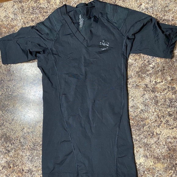 Intelliskin posture correcting shirt. Medium. - Picture 2 of 3